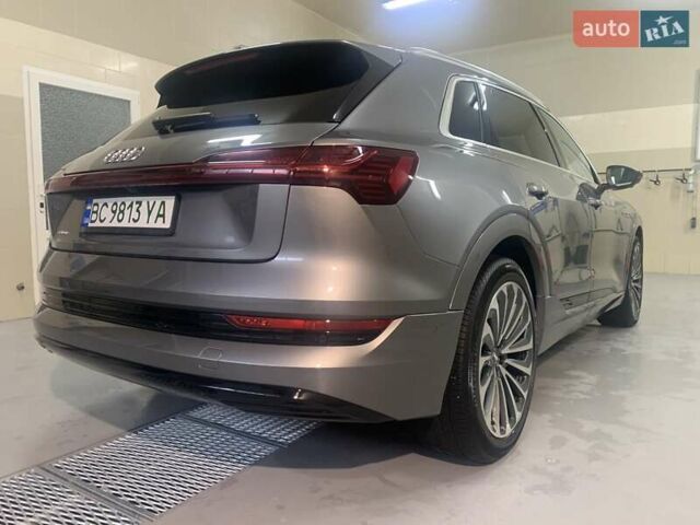 Серый Ауди E-Tron, объемом двигателя 0 л и пробегом 40 тыс. км за 30500 $, фото 4 на Automoto.ua