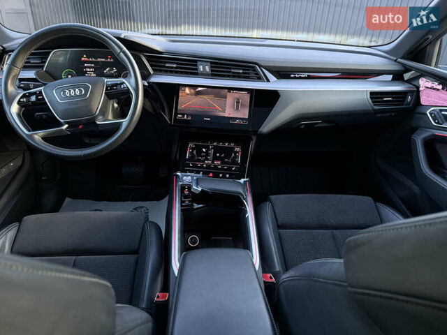 Серый Ауди E-Tron, объемом двигателя 0 л и пробегом 155 тыс. км за 27750 $, фото 37 на Automoto.ua