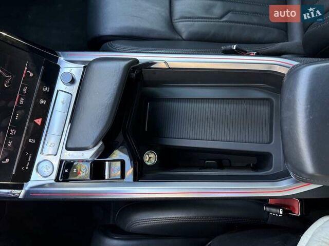 Серый Ауди E-Tron, объемом двигателя 0 л и пробегом 83 тыс. км за 32700 $, фото 32 на Automoto.ua