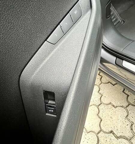 Серый Ауди E-Tron, объемом двигателя 0 л и пробегом 122 тыс. км за 27500 $, фото 12 на Automoto.ua