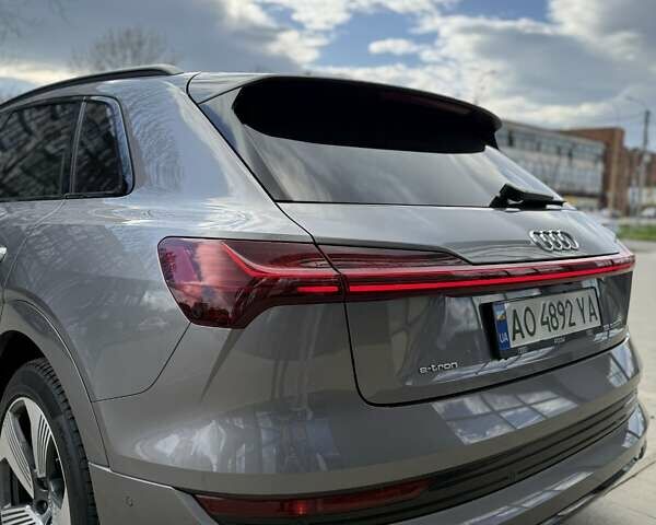 Серый Ауди E-Tron, объемом двигателя 0 л и пробегом 248 тыс. км за 26100 $, фото 3 на Automoto.ua