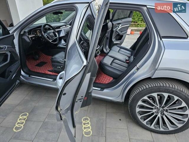 Серый Ауди E-Tron, объемом двигателя 0 л и пробегом 121 тыс. км за 27700 $, фото 28 на Automoto.ua