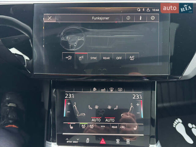 Сірий Ауді E-Tron, об'ємом двигуна 0 л та пробігом 86 тис. км за 31500 $, фото 15 на Automoto.ua