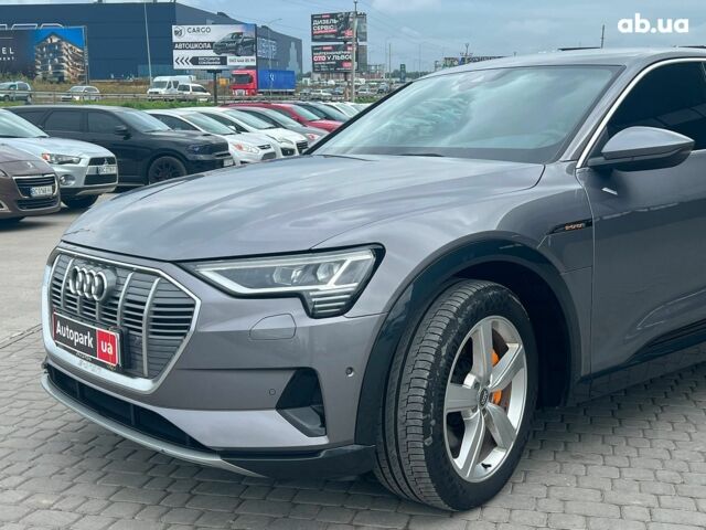 Серый Ауди E-Tron, объемом двигателя 0 л и пробегом 118 тыс. км за 31950 $, фото 1 на Automoto.ua