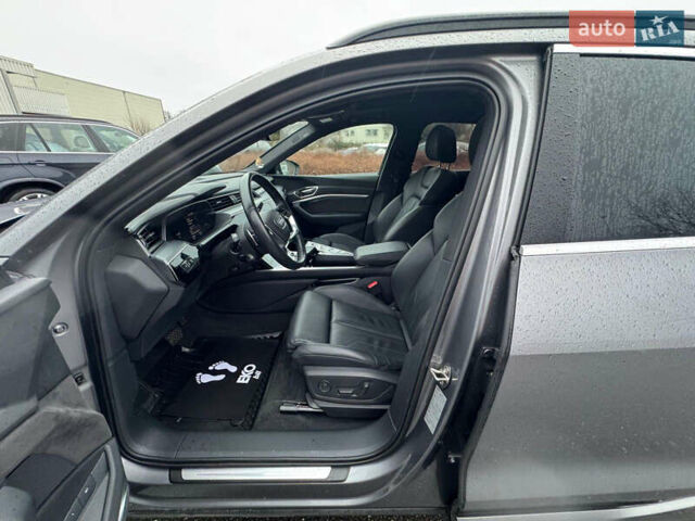 Сірий Ауді E-Tron, об'ємом двигуна 0 л та пробігом 86 тис. км за 31500 $, фото 4 на Automoto.ua