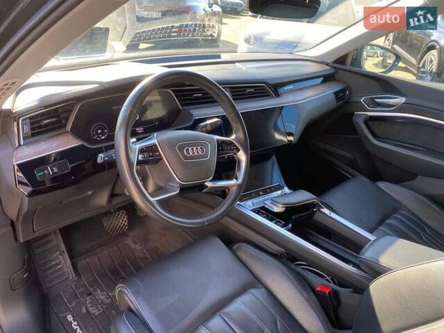 Сірий Ауді E-Tron, об'ємом двигуна 0 л та пробігом 66 тис. км за 32900 $, фото 10 на Automoto.ua