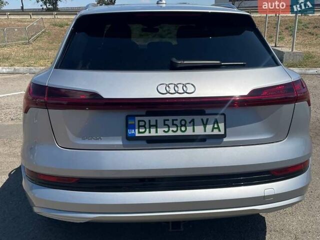 Серый Ауди E-Tron, объемом двигателя 0 л и пробегом 97 тыс. км за 34500 $, фото 1 на Automoto.ua