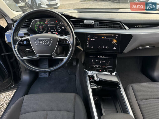 Серый Ауди E-Tron, объемом двигателя 0 л и пробегом 162 тыс. км за 20850 $, фото 38 на Automoto.ua