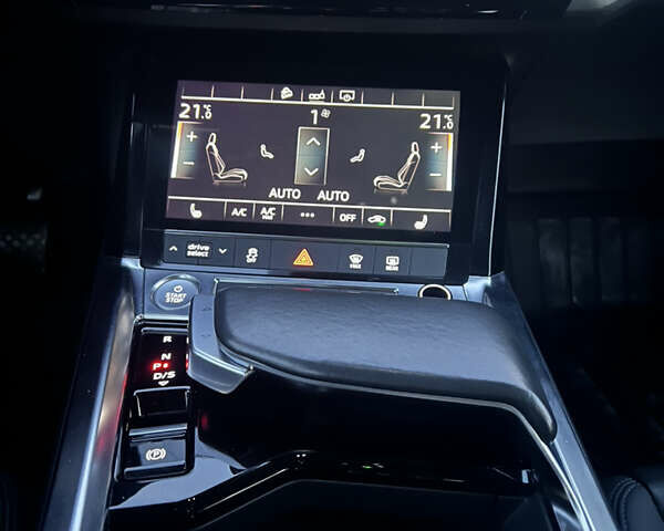 Серый Ауди E-Tron, объемом двигателя 0 л и пробегом 94 тыс. км за 33800 $, фото 19 на Automoto.ua