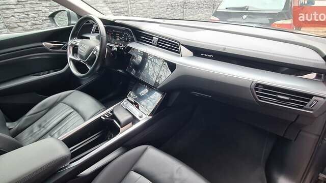 Серый Ауди E-Tron, объемом двигателя 0 л и пробегом 146 тыс. км за 21000 $, фото 32 на Automoto.ua