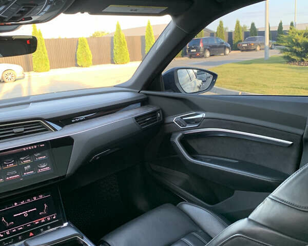 Серый Ауди E-Tron, объемом двигателя 0 л и пробегом 159 тыс. км за 25800 $, фото 34 на Automoto.ua