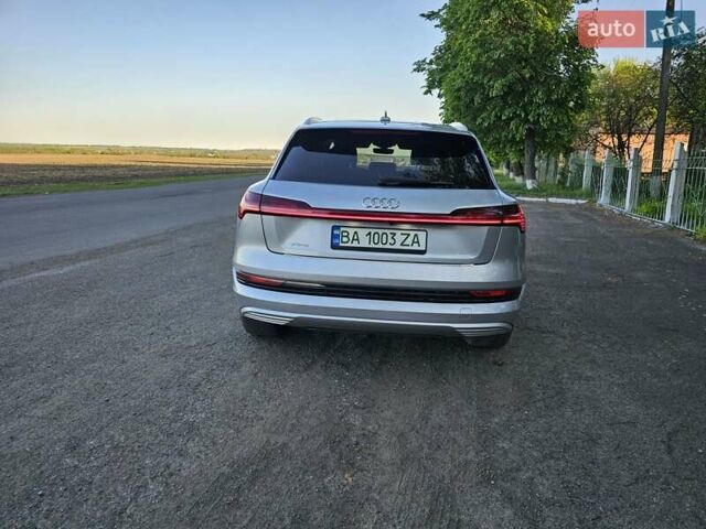 Серый Ауди E-Tron, объемом двигателя 0 л и пробегом 121 тыс. км за 27700 $, фото 17 на Automoto.ua