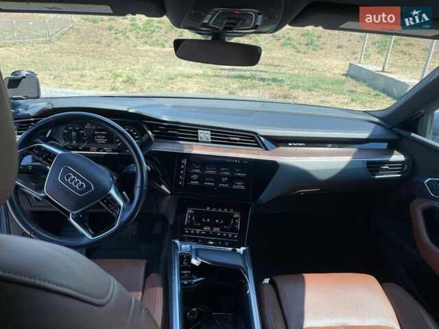 Серый Ауди E-Tron, объемом двигателя 0 л и пробегом 97 тыс. км за 34500 $, фото 11 на Automoto.ua