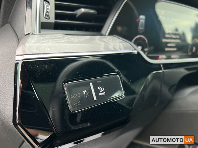 Сірий Ауді E-Tron, об'ємом двигуна 95 л та пробігом 65 тис. км за 33200 $, фото 23 на Automoto.ua