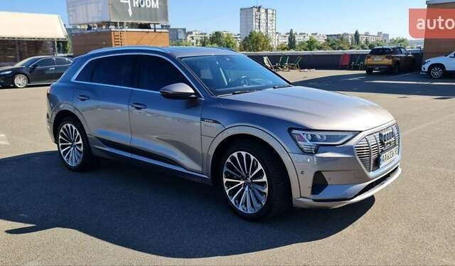 Серый Ауди E-Tron, объемом двигателя 0 л и пробегом 87 тыс. км за 34900 $, фото 11 на Automoto.ua