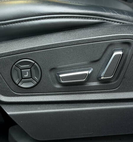 Сірий Ауді E-Tron, об'ємом двигуна 0 л та пробігом 75 тис. км за 34300 $, фото 33 на Automoto.ua