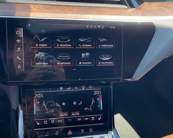 Серый Ауди E-Tron, объемом двигателя 0 л и пробегом 97 тыс. км за 34500 $, фото 10 на Automoto.ua