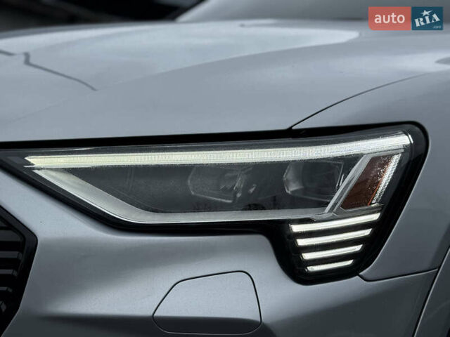 Сірий Ауді E-Tron, об'ємом двигуна 0 л та пробігом 69 тис. км за 32500 $, фото 5 на Automoto.ua