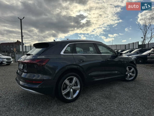 Серый Ауди E-Tron, объемом двигателя 0 л и пробегом 162 тыс. км за 20850 $, фото 54 на Automoto.ua