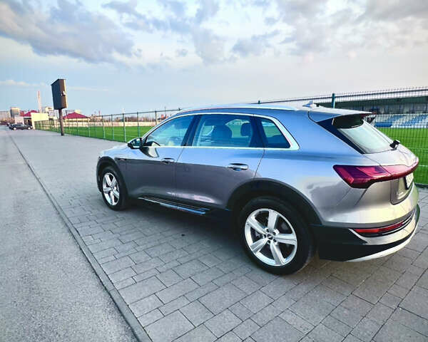 Серый Ауди E-Tron, объемом двигателя 0 л и пробегом 94 тыс. км за 33800 $, фото 24 на Automoto.ua