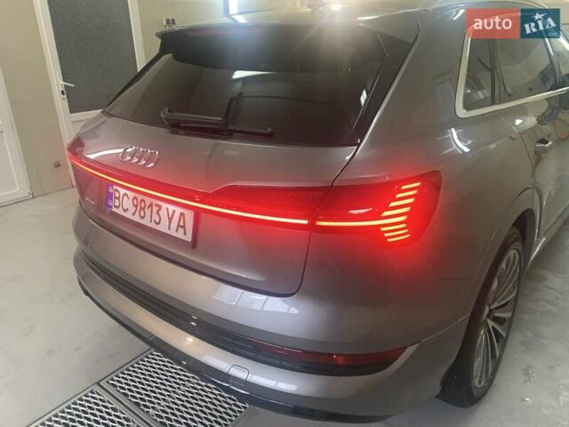 Серый Ауди E-Tron, объемом двигателя 0 л и пробегом 40 тыс. км за 30500 $, фото 32 на Automoto.ua