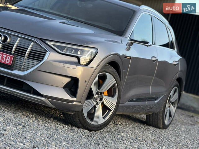 Серый Ауди E-Tron, объемом двигателя 0 л и пробегом 155 тыс. км за 27750 $, фото 3 на Automoto.ua