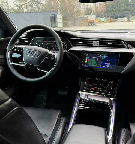 Сірий Ауді E-Tron, об'ємом двигуна 0 л та пробігом 75 тис. км за 34300 $, фото 40 на Automoto.ua