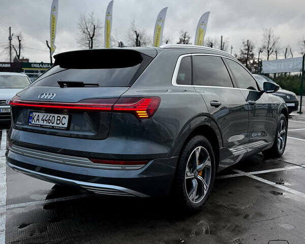 Серый Ауди E-Tron, объемом двигателя 0 л и пробегом 86 тыс. км за 33000 $, фото 2 на Automoto.ua