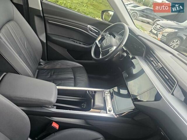Сірий Ауді E-Tron, об'ємом двигуна 0 л та пробігом 128 тис. км за 24900 $, фото 18 на Automoto.ua
