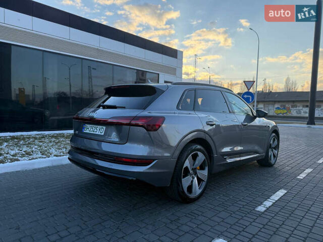 Серый Ауди E-Tron, объемом двигателя 0 л и пробегом 71 тыс. км за 31500 $, фото 14 на Automoto.ua