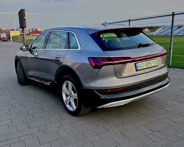 Серый Ауди E-Tron, объемом двигателя 0 л и пробегом 94 тыс. км за 33800 $, фото 7 на Automoto.ua