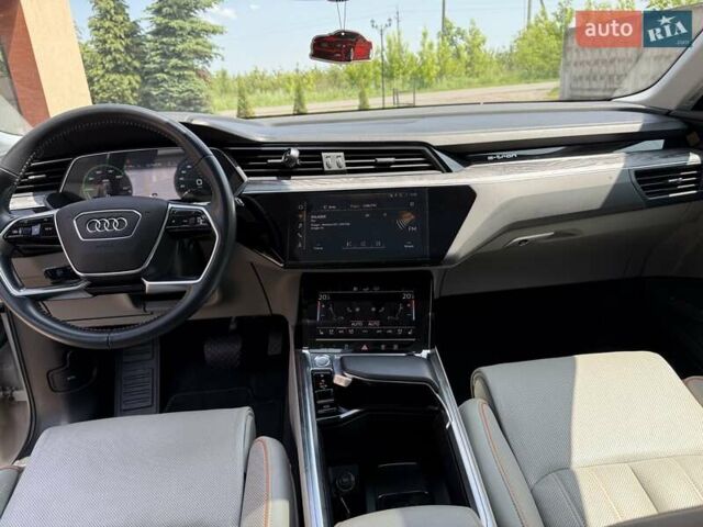 Сірий Ауді E-Tron, об'ємом двигуна 0 л та пробігом 88 тис. км за 34900 $, фото 29 на Automoto.ua