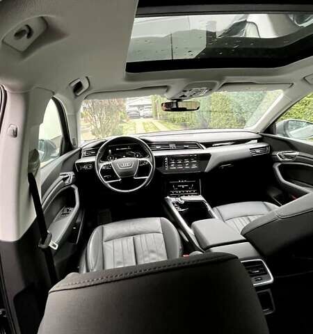 Серый Ауди E-Tron, объемом двигателя 0 л и пробегом 122 тыс. км за 27500 $, фото 16 на Automoto.ua