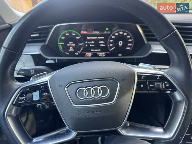 Серый Ауди E-Tron, объемом двигателя 0 л и пробегом 97 тыс. км за 23000 $, фото 9 на Automoto.ua