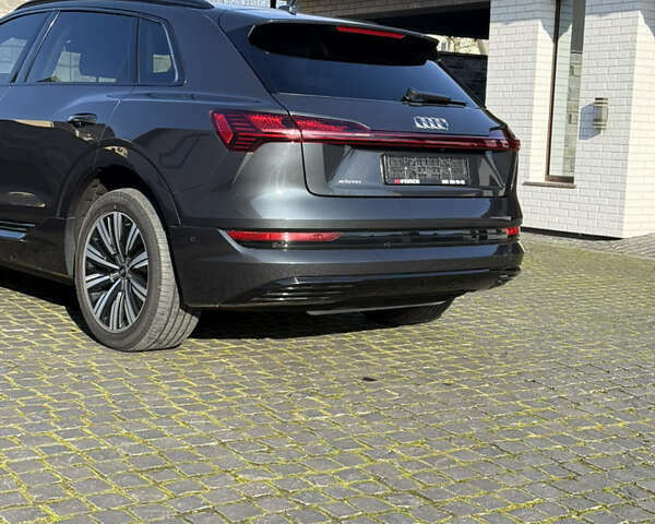 Серый Ауди E-Tron, объемом двигателя 0 л и пробегом 104 тыс. км за 31499 $, фото 17 на Automoto.ua