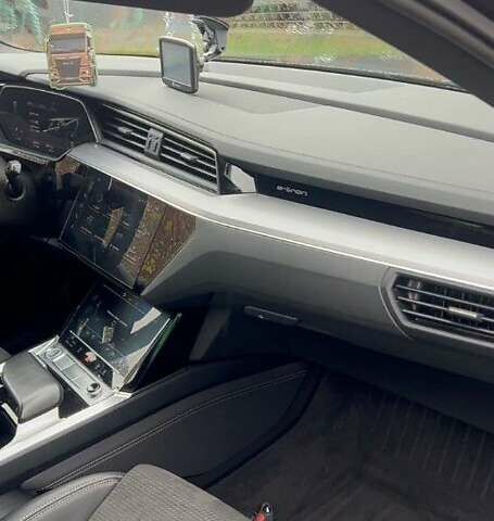 Серый Ауди E-Tron, объемом двигателя 0 л и пробегом 103 тыс. км за 28000 $, фото 22 на Automoto.ua