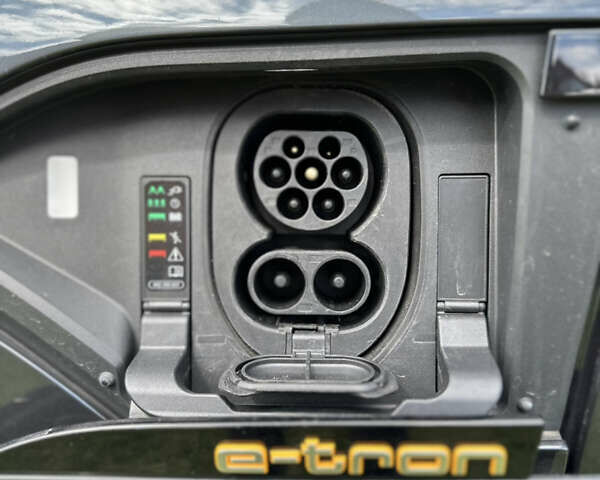 Сірий Ауді E-Tron, об'ємом двигуна 0 л та пробігом 50 тис. км за 42500 $, фото 12 на Automoto.ua