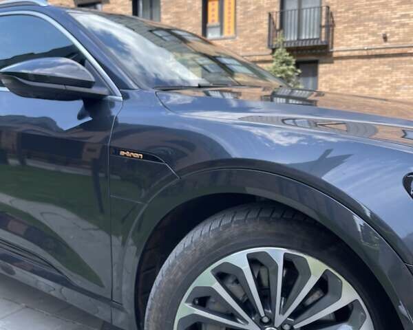 Серый Ауди E-Tron, объемом двигателя 0 л и пробегом 69 тыс. км за 33000 $, фото 29 на Automoto.ua