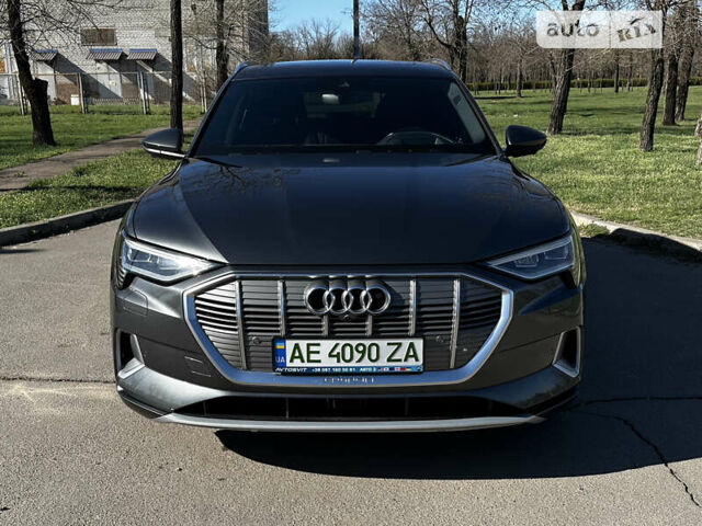 Сірий Ауді E-Tron, об'ємом двигуна 0 л та пробігом 43 тис. км за 43500 $, фото 1 на Automoto.ua