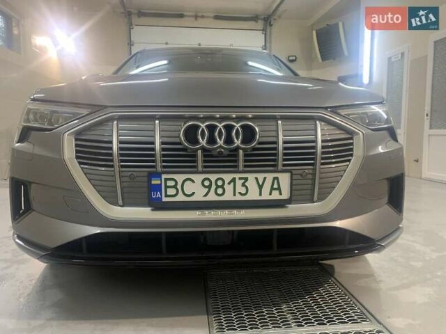 Серый Ауди E-Tron, объемом двигателя 0 л и пробегом 40 тыс. км за 30500 $, фото 5 на Automoto.ua