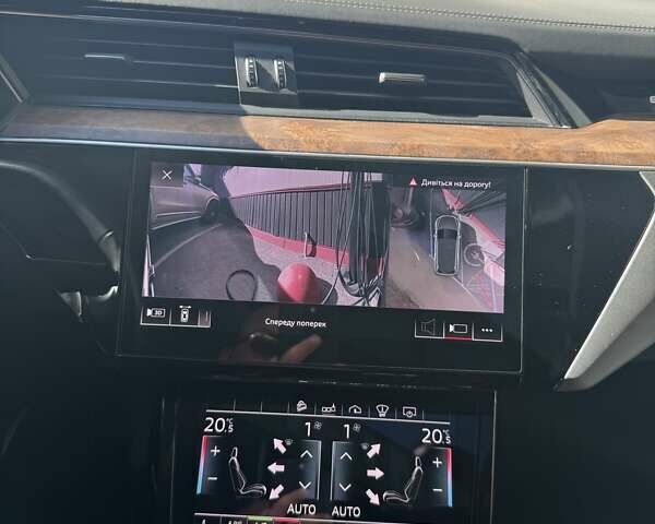 Серый Ауди E-Tron, объемом двигателя 0 л и пробегом 68 тыс. км за 31500 $, фото 22 на Automoto.ua