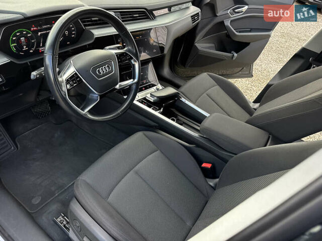 Серый Ауди E-Tron, объемом двигателя 0 л и пробегом 162 тыс. км за 20850 $, фото 25 на Automoto.ua