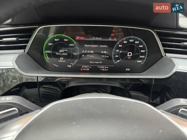 Серый Ауди E-Tron, объемом двигателя 0 л и пробегом 97 тыс. км за 23000 $, фото 11 на Automoto.ua