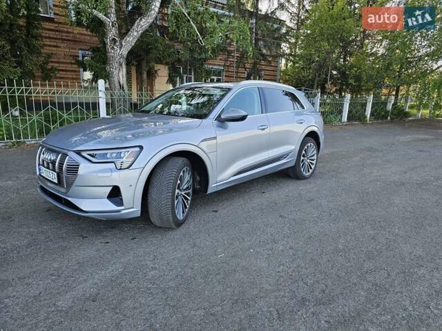 Серый Ауди E-Tron, объемом двигателя 0 л и пробегом 121 тыс. км за 27700 $, фото 7 на Automoto.ua