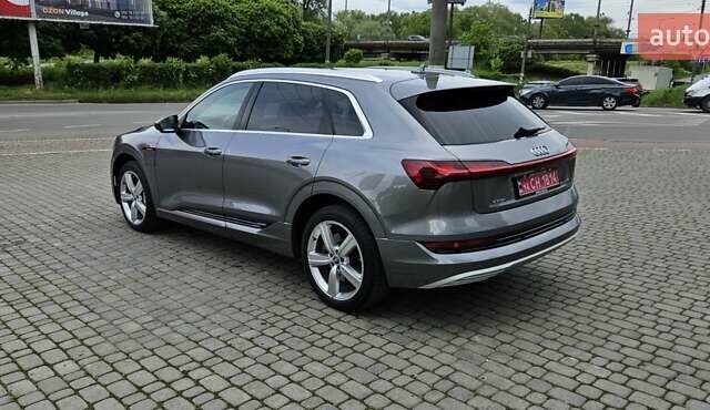Сірий Ауді E-Tron, об'ємом двигуна 0 л та пробігом 201 тис. км за 25900 $, фото 7 на Automoto.ua