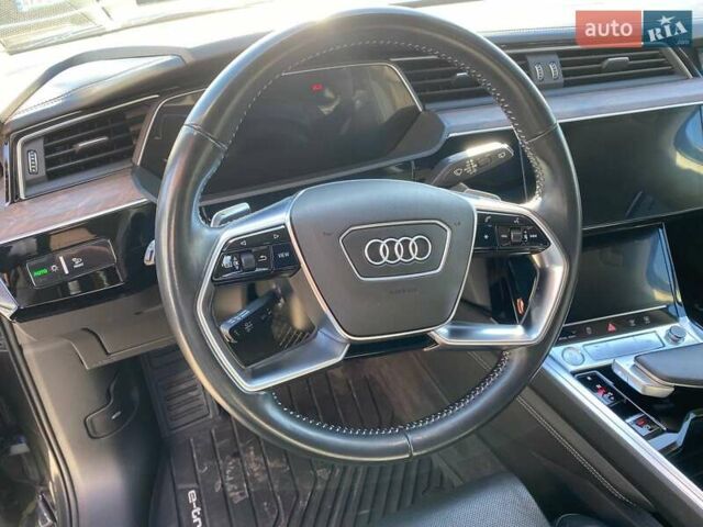 Сірий Ауді E-Tron, об'ємом двигуна 0 л та пробігом 66 тис. км за 32900 $, фото 13 на Automoto.ua