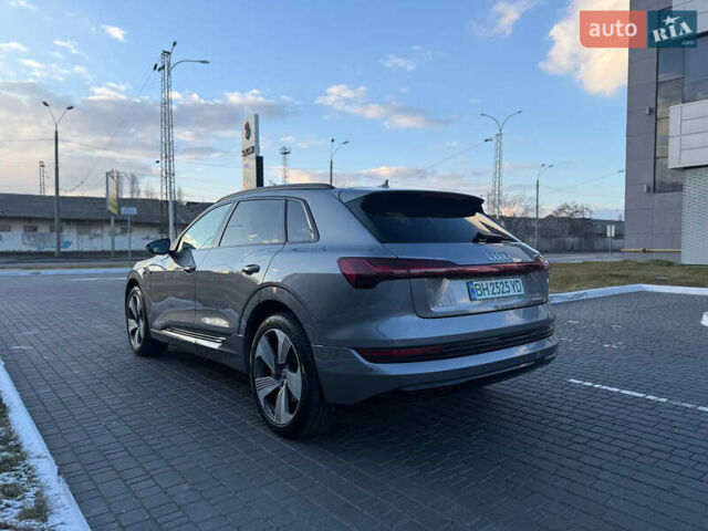 Серый Ауди E-Tron, объемом двигателя 0 л и пробегом 71 тыс. км за 31500 $, фото 16 на Automoto.ua