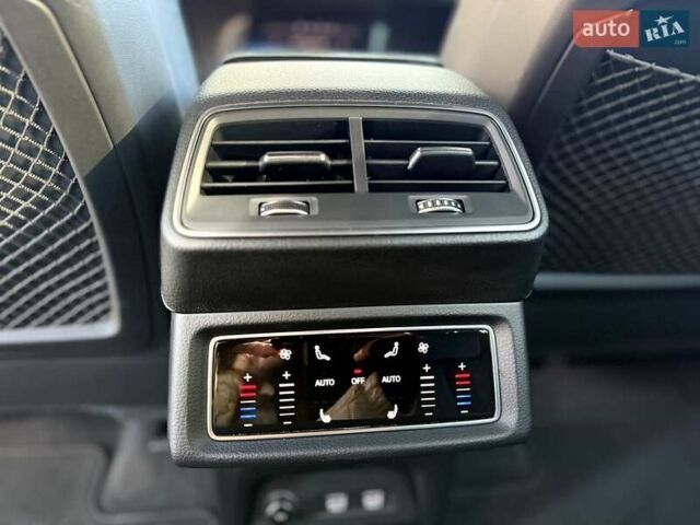 Серый Ауди E-Tron, объемом двигателя 0 л и пробегом 83 тыс. км за 32700 $, фото 35 на Automoto.ua