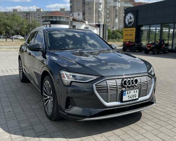 Серый Ауди E-Tron, объемом двигателя 0 л и пробегом 142 тыс. км за 27500 $, фото 2 на Automoto.ua