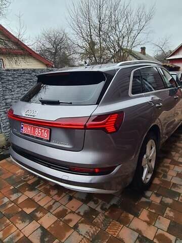 Серый Ауди E-Tron, объемом двигателя 0 л и пробегом 146 тыс. км за 21000 $, фото 14 на Automoto.ua